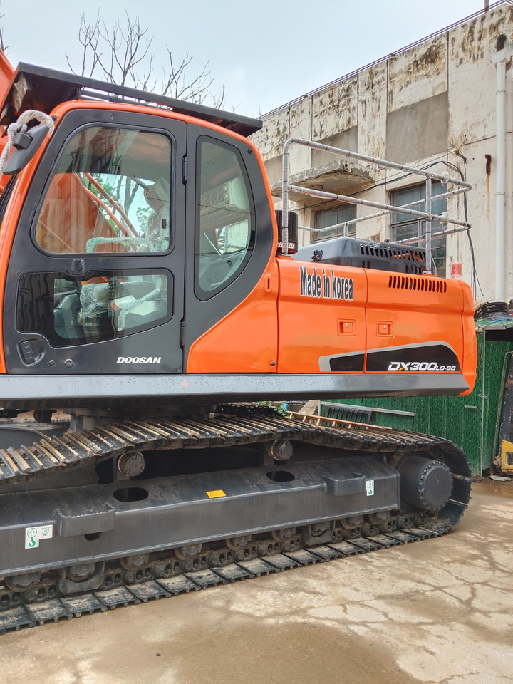 DOOSAN DX300 LCA DX 300 LC - 9C - Гусеничный экскаватор: фото 3 DOOSAN DX300 LCA DX 300 LC - 9C - Гусеничный экскаватор: фото 3