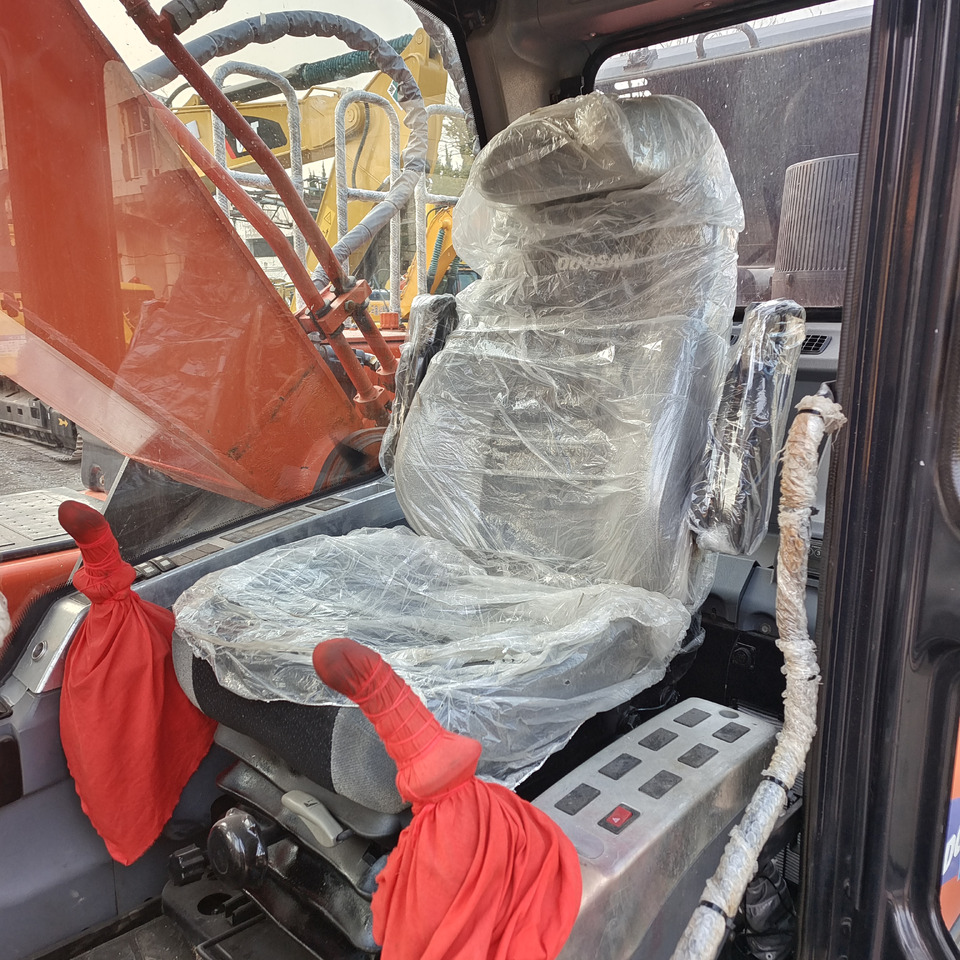 DOOSAN DX300LC-9C Doosan DX 300 LC - 9 C - Гусеничный экскаватор: фото 3 DOOSAN DX300LC-9C Doosan DX 300 LC - 9 C - Гусеничный экскаватор: фото 3