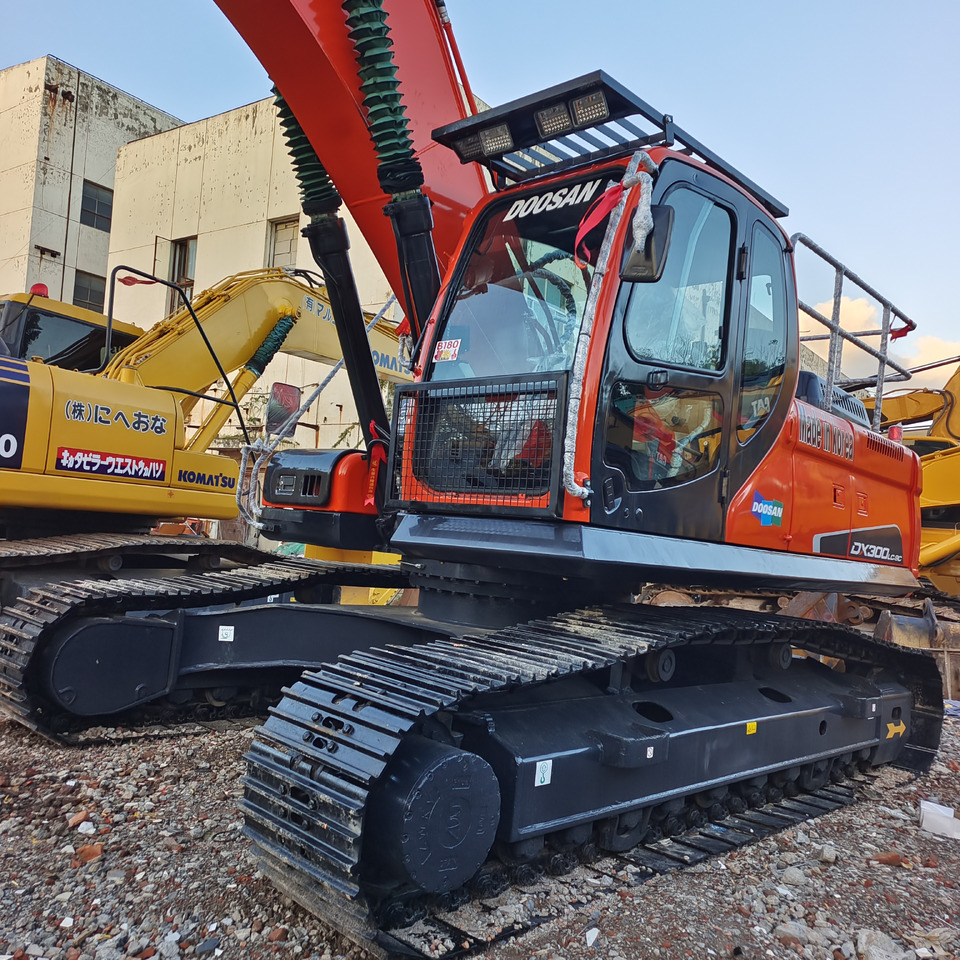DOOSAN DX300LC-9C - Гусеничный экскаватор: фото 1 DOOSAN DX300LC-9C - Гусеничный экскаватор: фото 1