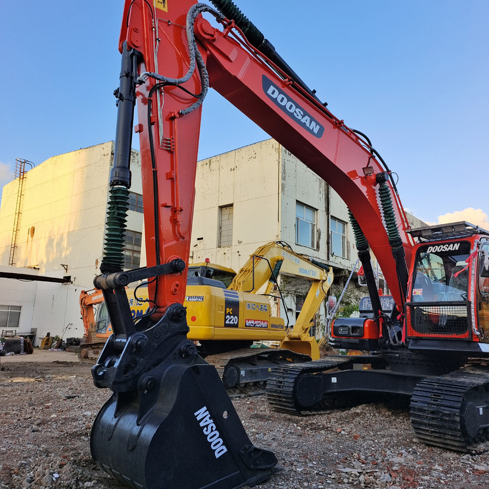 DOOSAN DX300LC-9C - Гусеничный экскаватор: фото 2 DOOSAN DX300LC-9C - Гусеничный экскаватор: фото 2