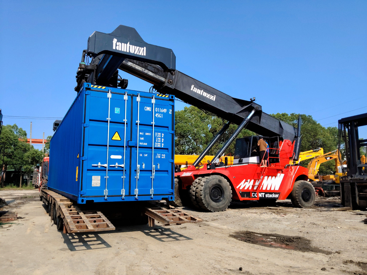 FANTUZZI CS45KM 45 TON REACH STACKER - Ричстакер: фото 3 FANTUZZI CS45KM 45 TON REACH STACKER - Ричстакер: фото 3