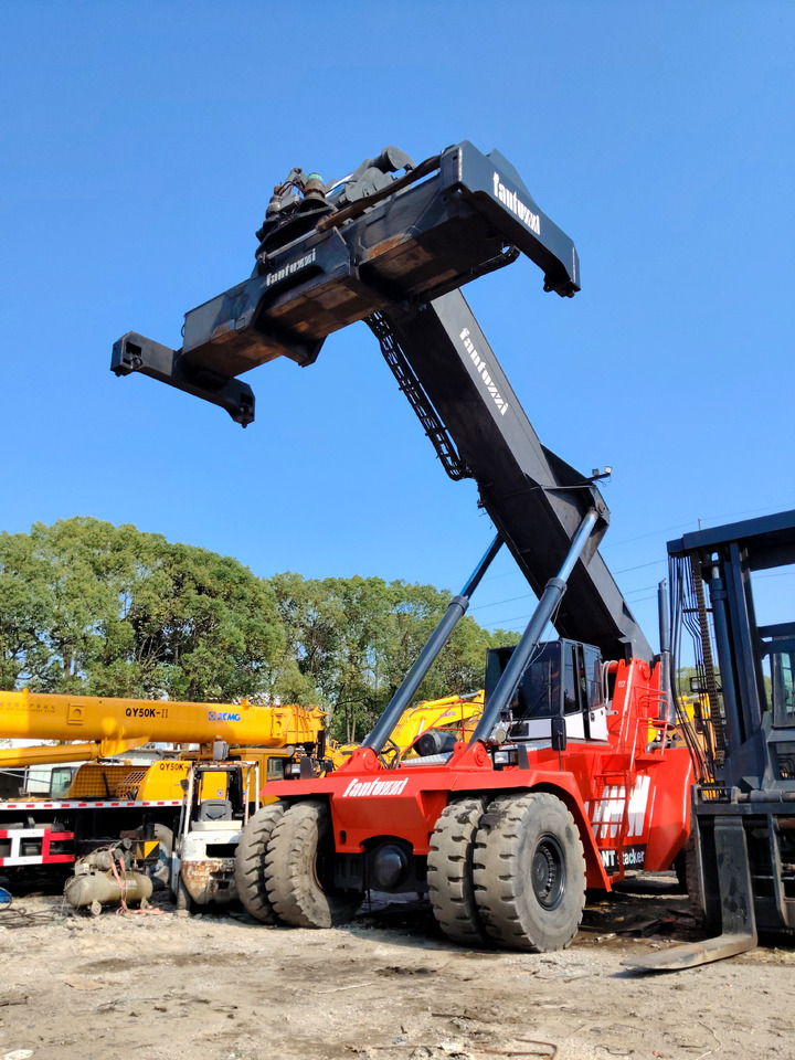 FANTUZZI CS45KM 45 TON REACH STACKER - Ричстакер: фото 4 FANTUZZI CS45KM 45 TON REACH STACKER - Ричстакер: фото 4