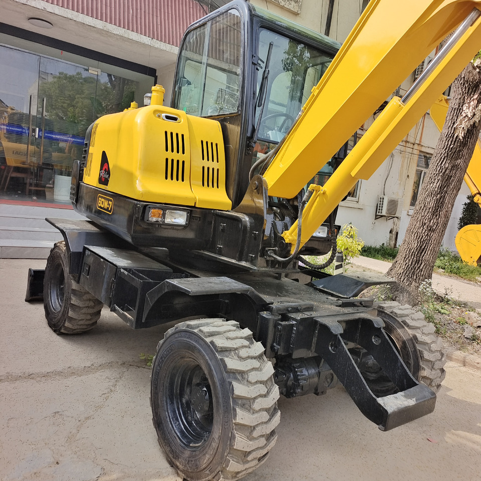 HYUNDAI R60W-7 - Колёсный экскаватор: фото 4 HYUNDAI R60W-7 - Колёсный экскаватор: фото 4