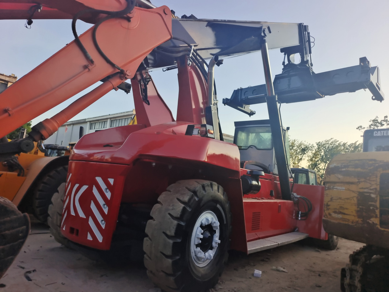 KALMAR DRF 450 45 TON REACH STACKER - Ричстакер: фото 3 KALMAR DRF 450 45 TON REACH STACKER - Ричстакер: фото 3