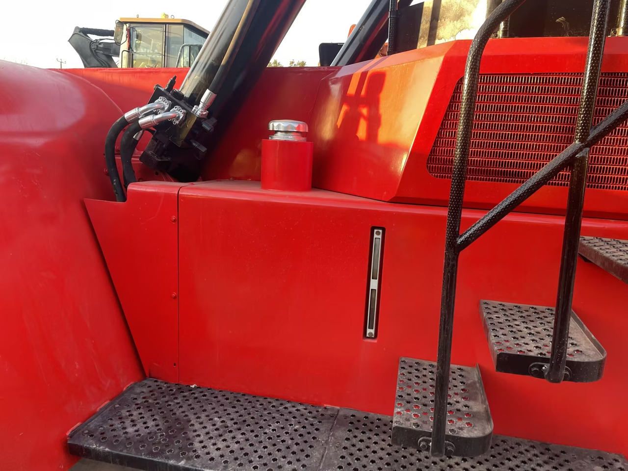 SANY SRSC 45 C30 45 TON REACH STACKER - Ричстакер: фото 4 SANY SRSC 45 C30 45 TON REACH STACKER - Ричстакер: фото 4