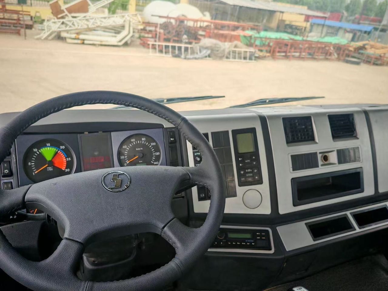 SHACMAN F3000 8*4 - Самосвал: фото 5 SHACMAN F3000 8*4 - Самосвал: фото 5