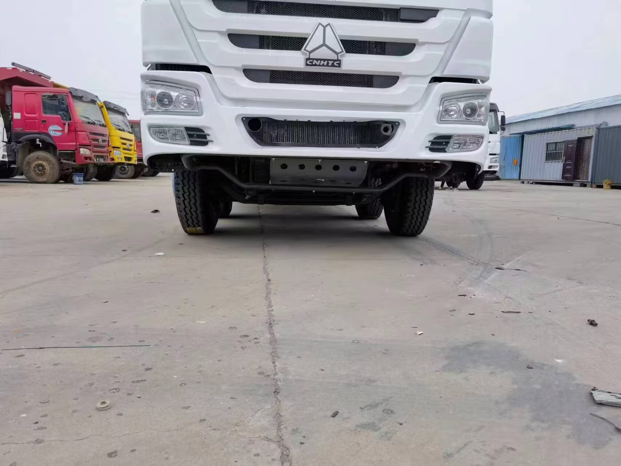 SINOTRUK HOWO 8*4 12 WHEELS TIRES 371 3750 380 400 420 6*4 - Самосвал: фото 3 SINOTRUK HOWO 8*4 12 WHEELS TIRES 371 3750 380 400 420 6*4 - Самосвал: фото 3
