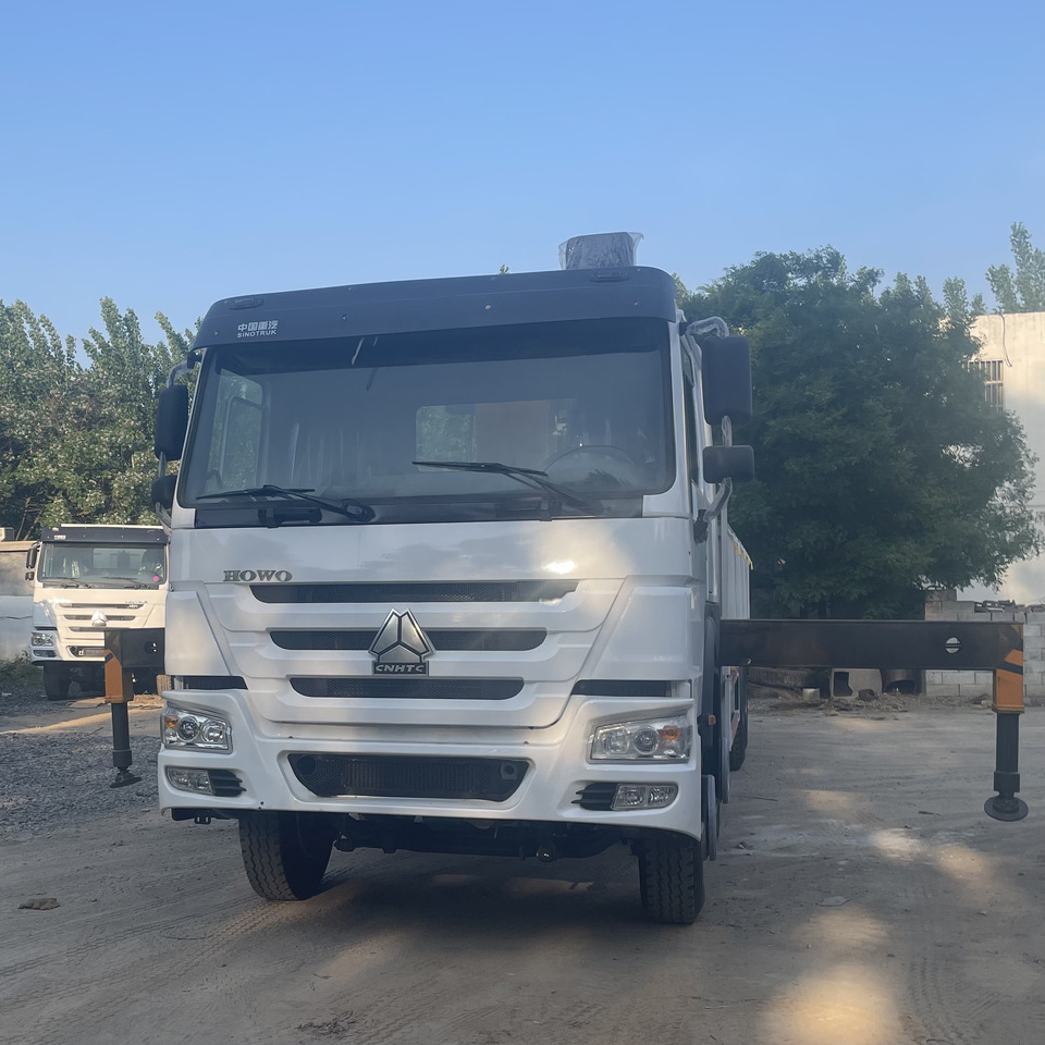 SINOTRUK HOWO 8 TON TRUCK-MOUNTED CRANE - Автоманипулятор: фото 2 SINOTRUK HOWO 8 TON TRUCK-MOUNTED CRANE - Автоманипулятор: фото 2