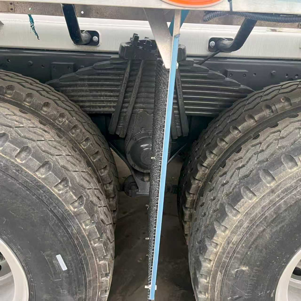 SINOTRUK TX350 Euro 5 STAGE Ⅴ - Автобетоносмеситель: фото 5 SINOTRUK TX350 Euro 5 STAGE Ⅴ - Автобетоносмеситель: фото 5