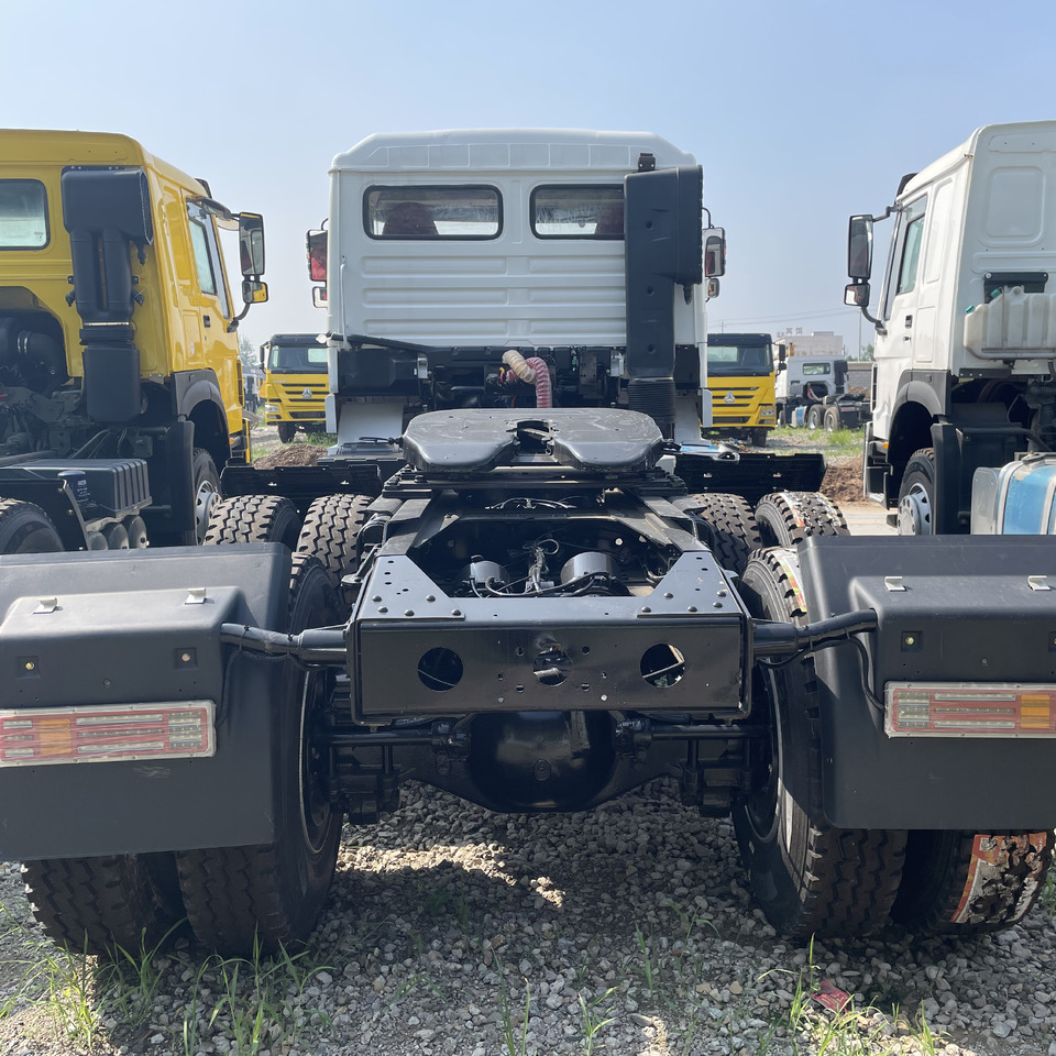 SHACMAN F3000 6*4 8*4 - Тягач: фото 3 SHACMAN F3000 6*4 8*4 - Тягач: фото 3