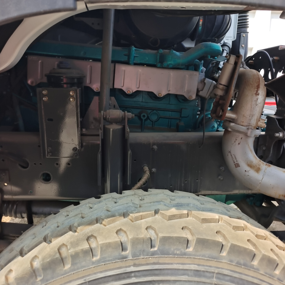 SINOTRUK HOWO 371 375 TRACOR HEAD - Тягач: фото 3 SINOTRUK HOWO 371 375 TRACOR HEAD - Тягач: фото 3