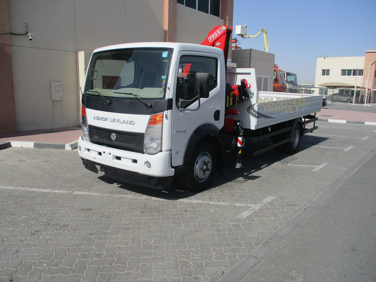 Ashok Leyland PARTNER LX 4x2 with Fassi F50A.022 Crane - Автоманипулятор: фото 2 Ashok Leyland PARTNER LX 4x2 with Fassi F50A.022 Crane - Автоманипулятор: фото 2