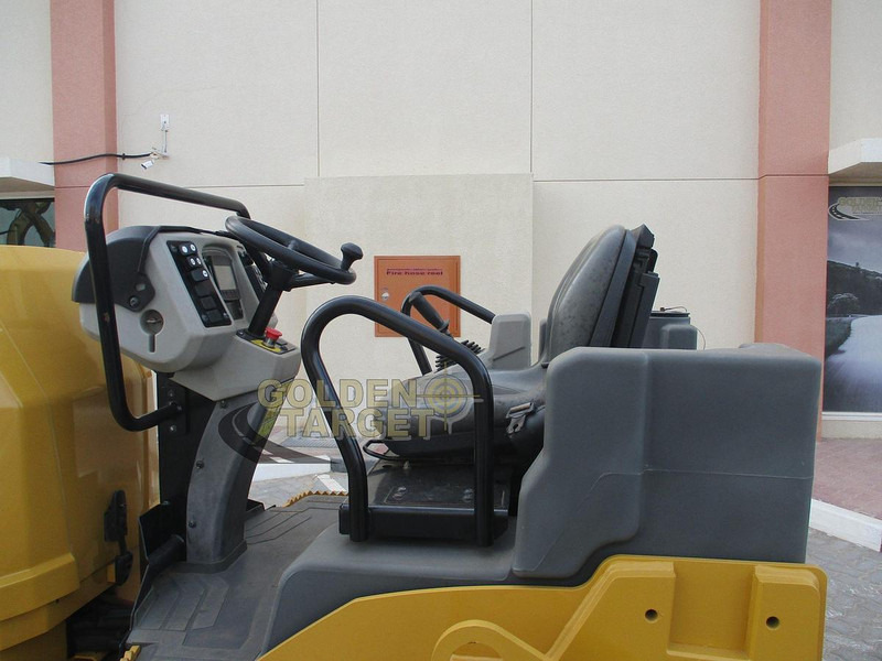 Полевой каток Caterpillar CB34B: фото 8