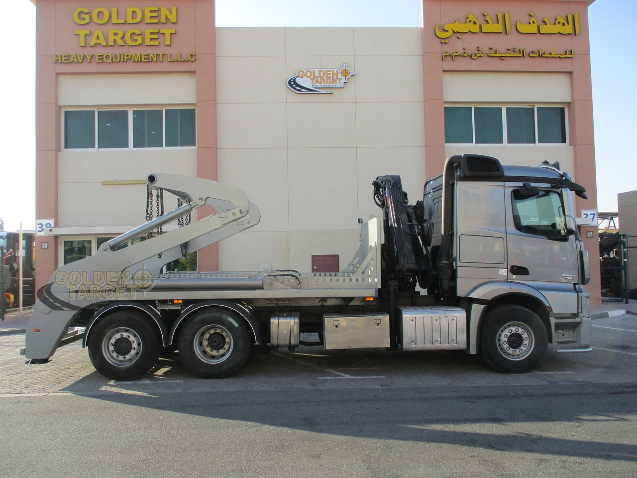 MERCEDES-BENZ 2642 6×2 DOUBLE SKIP LOADER with HIAB Crane - Портальный бункеровоз: фото 5 MERCEDES-BENZ 2642 6×2 DOUBLE SKIP LOADER with HIAB Crane - Портальный бункеровоз: фото 5