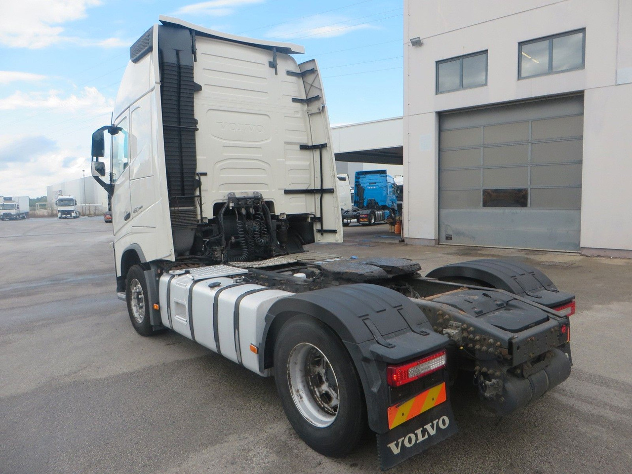 Volvo FH460 4x2Tractor XL - Тягач: фото 4 Volvo FH460 4x2Tractor XL - Тягач: фото 4