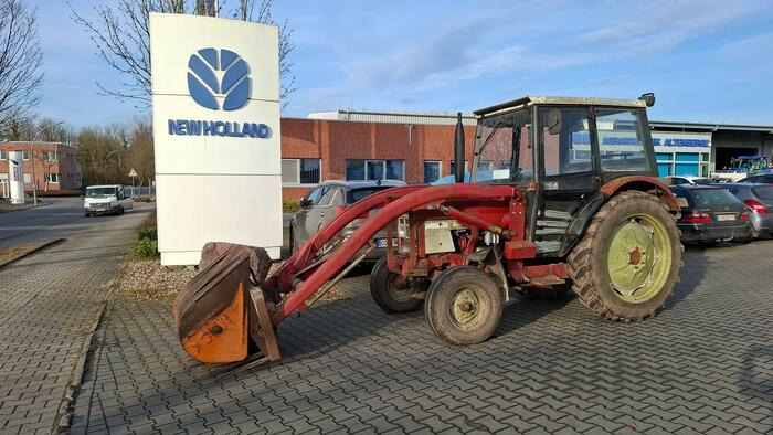 Case IH 633 Frontlader mit Dunggabel und Schaufel - Трактор: фото 1 Case IH 633 Frontlader mit Dunggabel und Schaufel - Трактор: фото 1