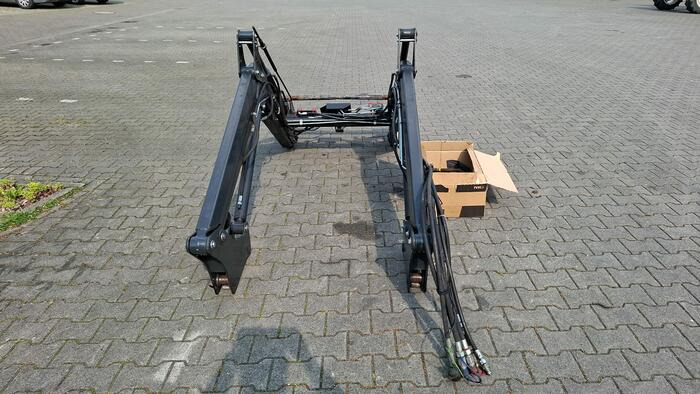 Stoll ClassicLine CL755 + Solid 35-18 P "2 Lader / 2 Loader" - Фронтальный погрузчик для трактора: фото 3 Stoll ClassicLine CL755 + Solid 35-18 P "2 Lader / 2 Loader" - Фронтальный погрузчик для трактора: фото 3