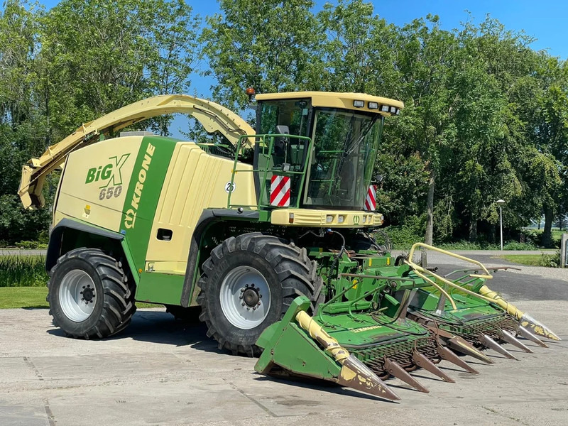 Krone Big X 650 V8 Hakselaar Claas John deere New holland - Кормоуборочный комбайн: фото 1 Krone Big X 650 V8 Hakselaar Claas John deere New holland - Кормоуборочный комбайн: фото 1