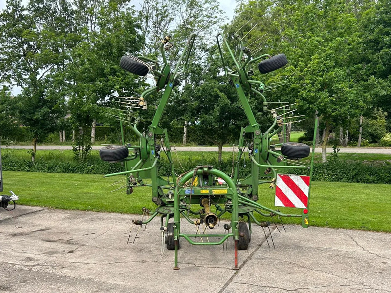Krone KW 6.40 schudder schuilstelling hooibouw 6 elements - Сеноворошилка: фото 2 Krone KW 6.40 schudder schuilstelling hooibouw 6 elements - Сеноворошилка: фото 2