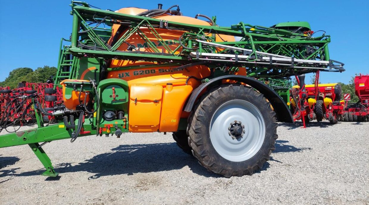 Amazone UX 6200 SUPER - 36-30-24m - Прицепной опрыскиватель: фото 3 Amazone UX 6200 SUPER - 36-30-24m - Прицепной опрыскиватель: фото 3