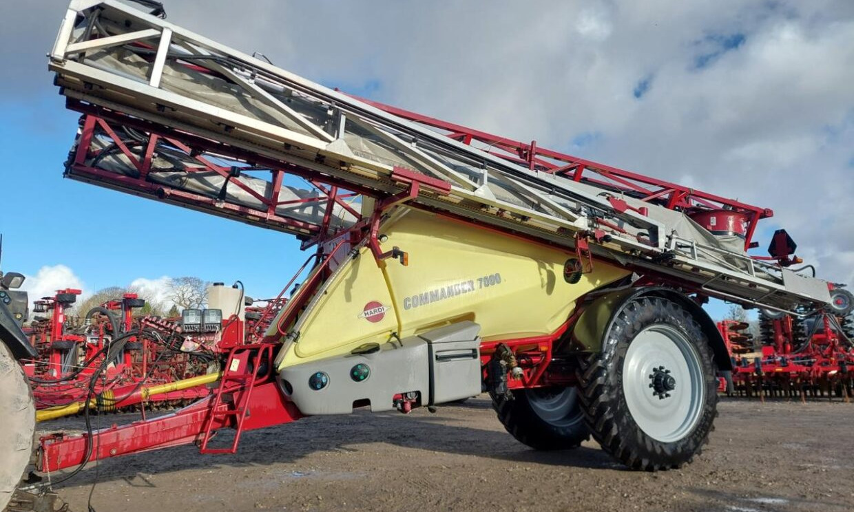Hardi Commander 7000i - 36 m Twin - Прицепной опрыскиватель: фото 1 Hardi Commander 7000i - 36 m Twin - Прицепной опрыскиватель: фото 1