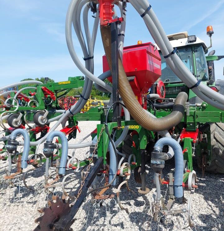 Сельскохозяйственная техника Thyregod TRV 12 med frø-/gødning-udstyr: фото 18 Сельскохозяйственная техника Thyregod TRV 12 med frø-/gødning-udstyr: фото 18