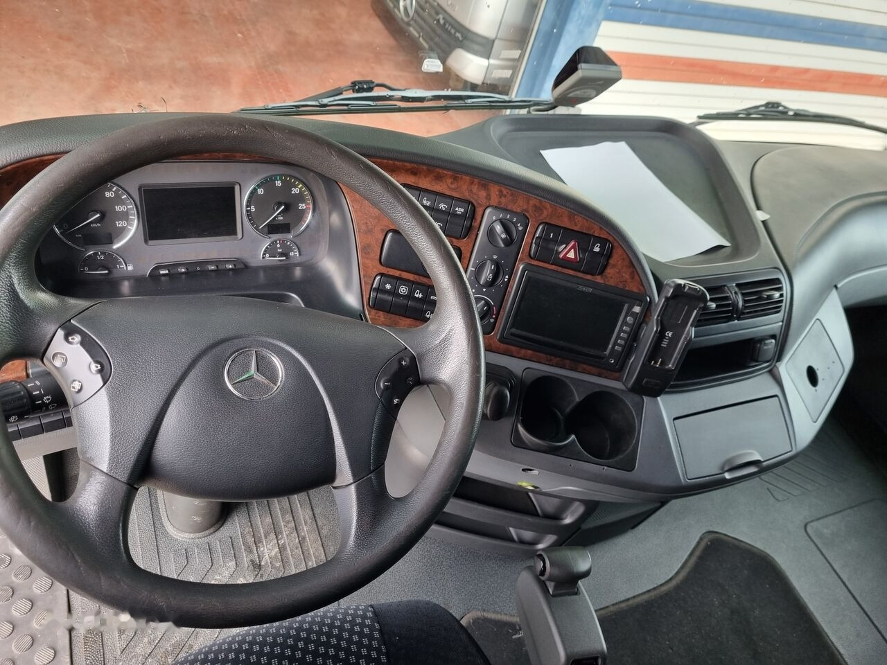 Mercedes-Benz ACTROS MP3 - Кабина для Грузовиков: фото 5 Mercedes-Benz ACTROS MP3 - Кабина для Грузовиков: фото 5