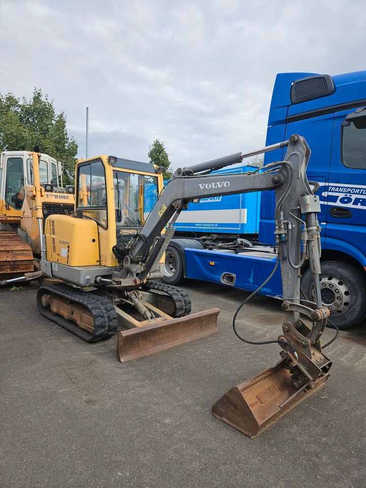 Volvo EC30 Minibagger - Мини-экскаватор: фото 1 Volvo EC30 Minibagger - Мини-экскаватор: фото 1
