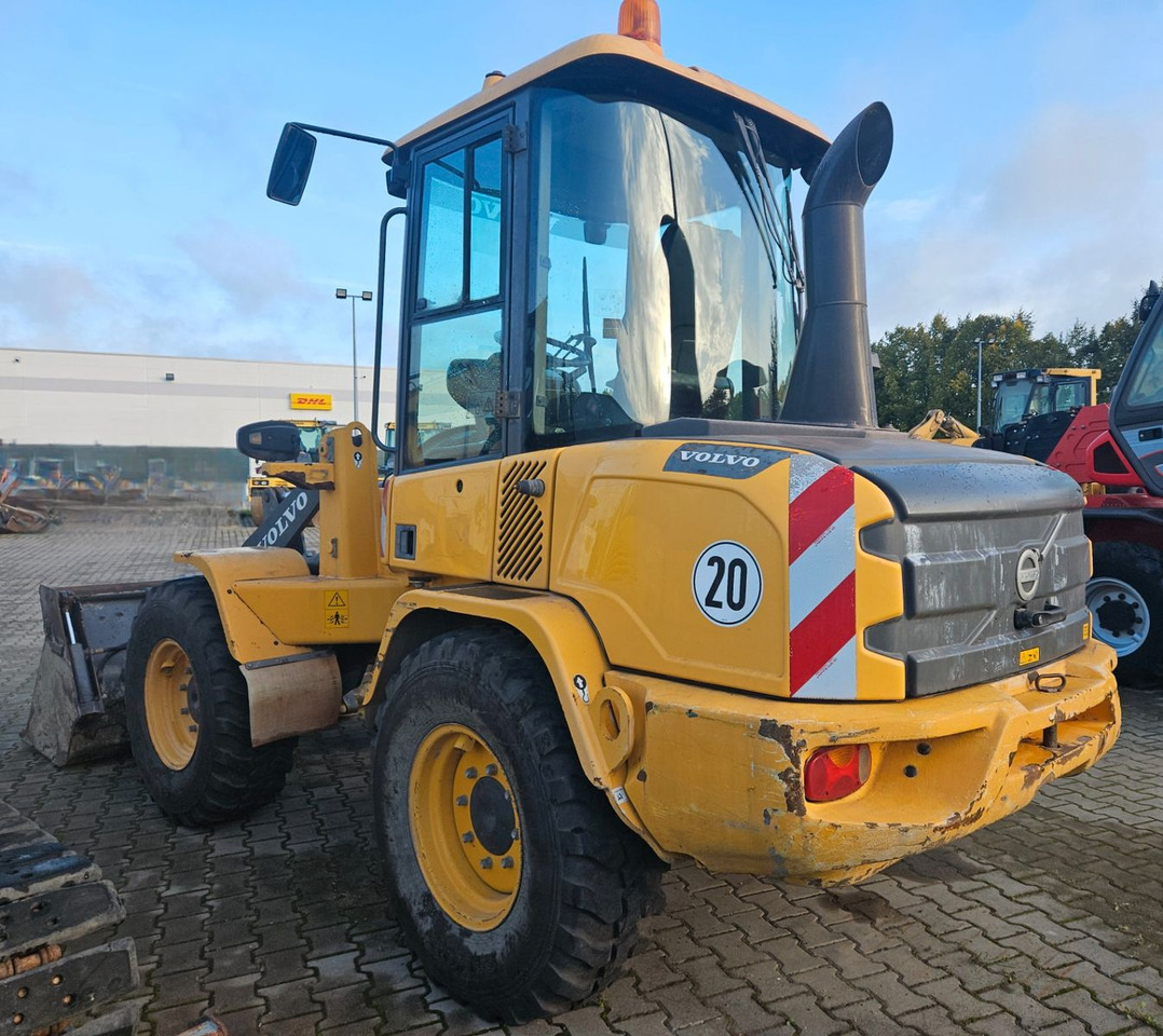 Volvo L30G Radlader mit Klappschaufel - Колёсный погрузчик: фото 2 Volvo L30G Radlader mit Klappschaufel - Колёсный погрузчик: фото 2