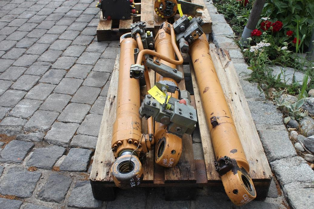 Case 788 LC - Гидравлический цилиндр для Строительной техники: фото 3 Case 788 LC - Гидравлический цилиндр для Строительной техники: фото 3