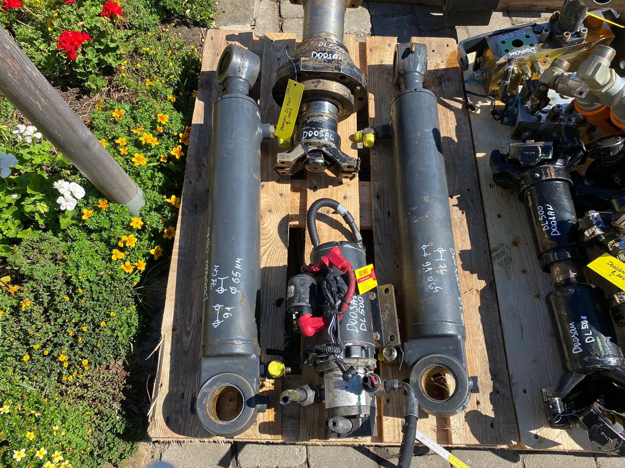 Doosan DL 500 - Гидравлический цилиндр для Строительной техники: фото 2 Doosan DL 500 - Гидравлический цилиндр для Строительной техники: фото 2