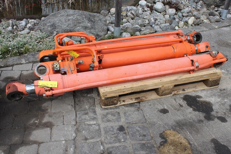 Fiat-Hitachi EX 165 - Гидравлический цилиндр для Строительной техники: фото 1 Fiat-Hitachi EX 165 - Гидравлический цилиндр для Строительной техники: фото 1