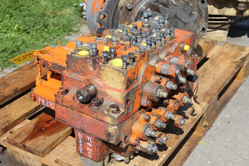 Hitachi FH 200-3 - Гидравлический клапан для Строительной техники: фото 4 Hitachi FH 200-3 - Гидравлический клапан для Строительной техники: фото 4