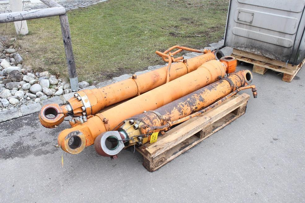 Hitachi FH 220 LC - Гидравлический цилиндр для Строительной техники: фото 3 Hitachi FH 220 LC - Гидравлический цилиндр для Строительной техники: фото 3