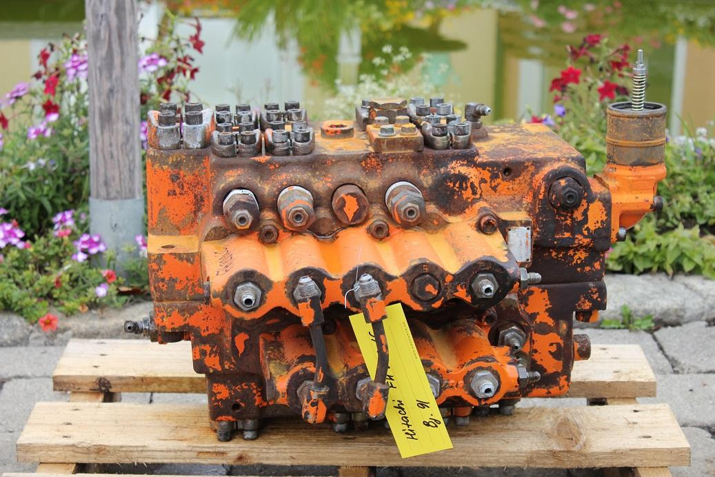 Hitachi FH200LC - Гидравлический клапан для Строительной техники: фото 1 Hitachi FH200LC - Гидравлический клапан для Строительной техники: фото 1