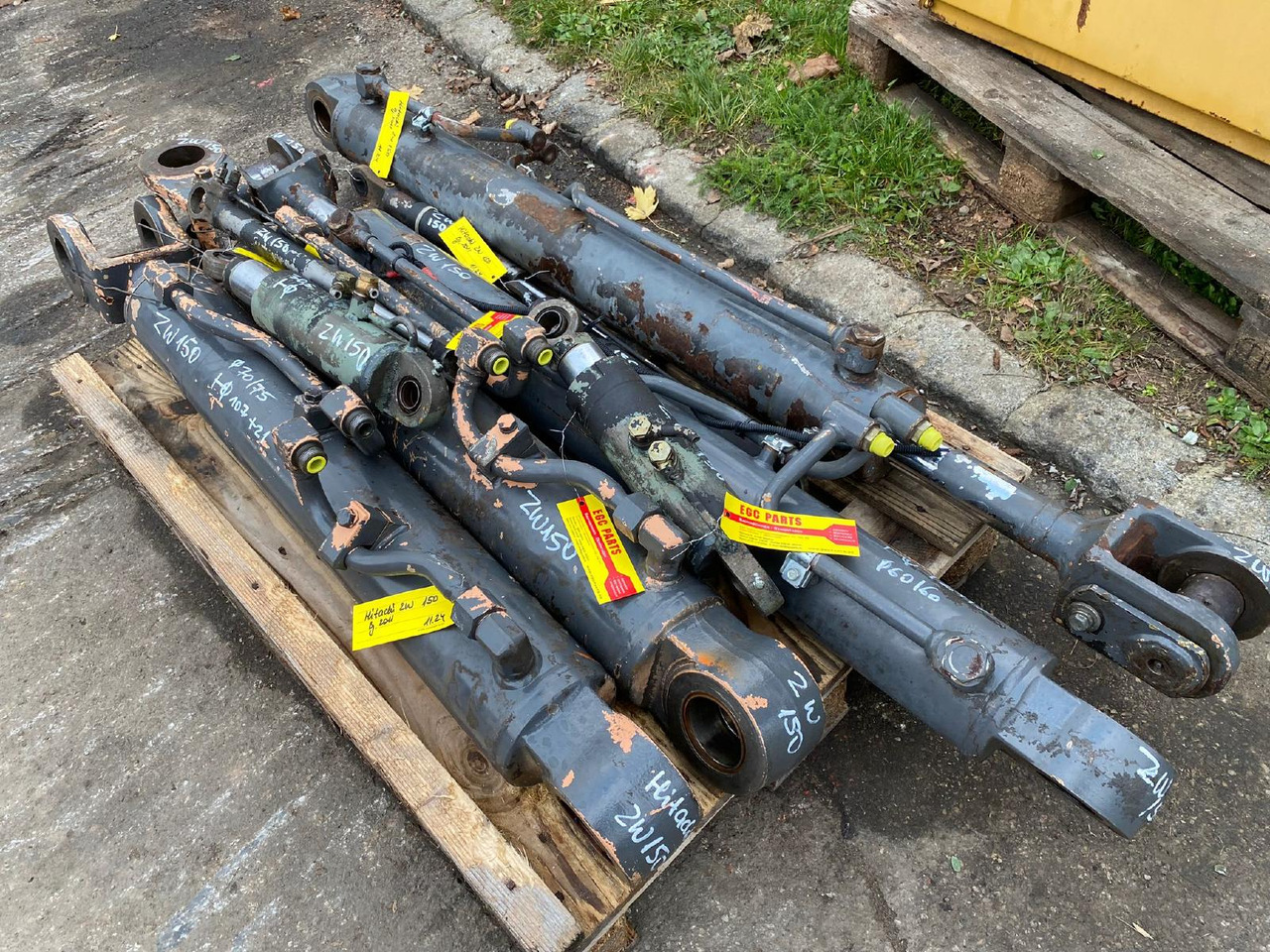 Hitachi ZW 150 - Гидравлический цилиндр для Строительной техники: фото 1 Hitachi ZW 150 - Гидравлический цилиндр для Строительной техники: фото 1