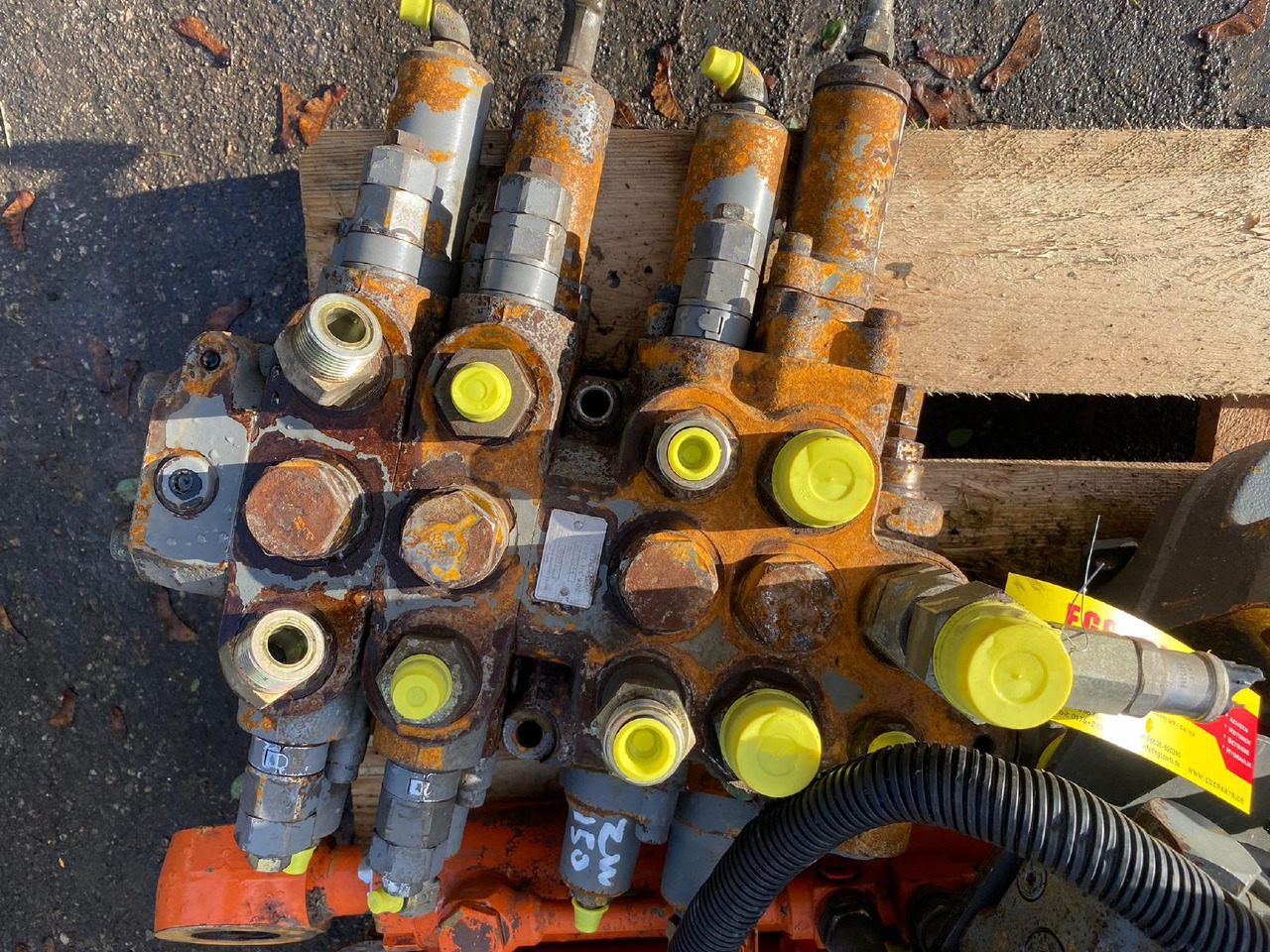 Hitachi ZW 150 - Гидравлический клапан для Строительной техники: фото 2 Hitachi ZW 150 - Гидравлический клапан для Строительной техники: фото 2