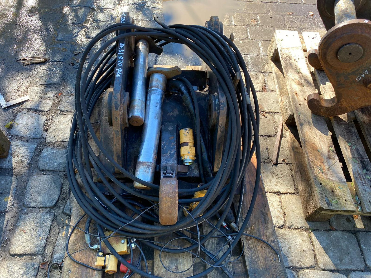 Liebherr 900 - Сцепное устройство для Строительной техники: фото 4 Liebherr 900 - Сцепное устройство для Строительной техники: фото 4