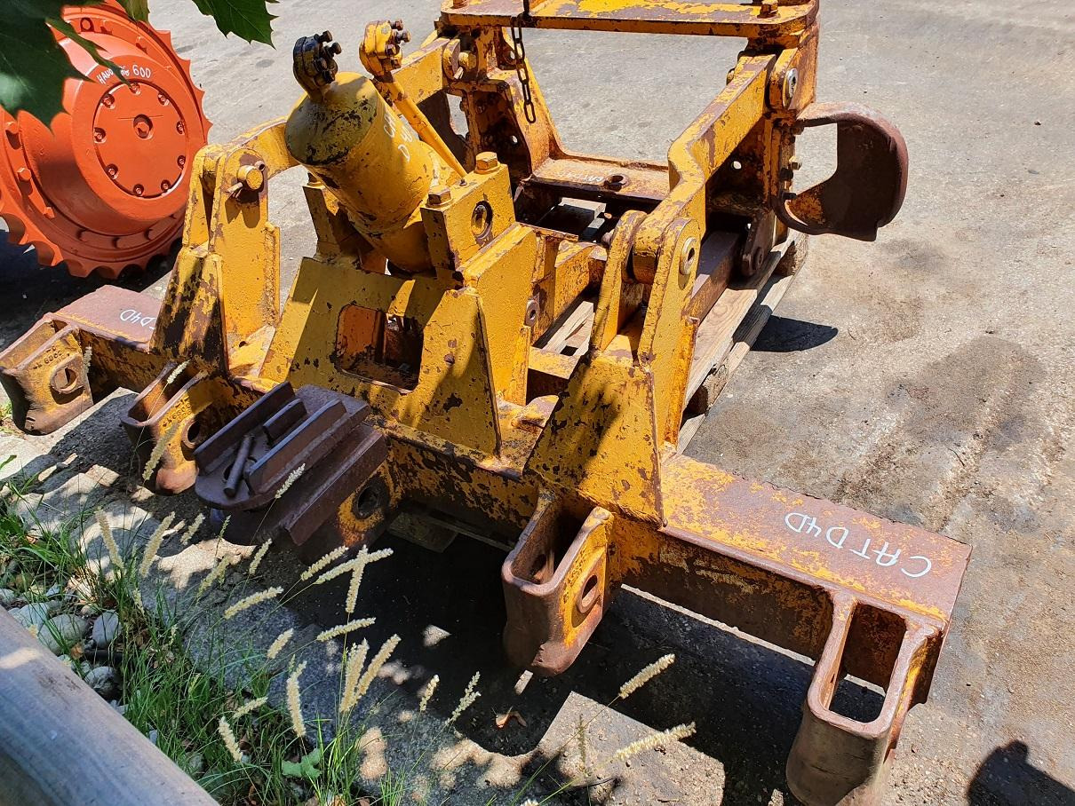 Caterpillar D4H - Навесное оборудование: фото 4 Caterpillar D4H - Навесное оборудование: фото 4