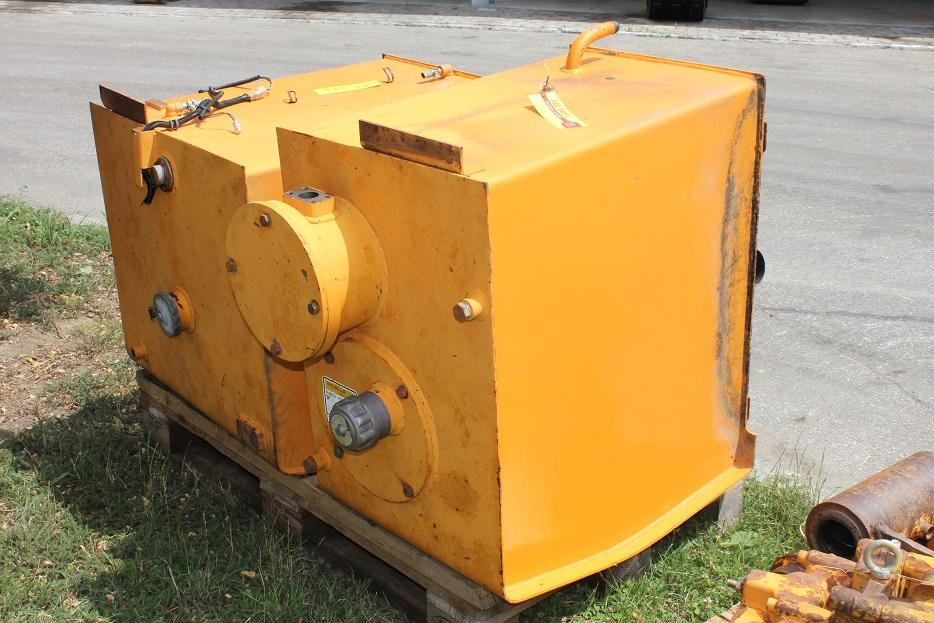 Samsung SE 130 LC - Бак для гидравлической жидкости для Строительной техники: фото 5 Samsung SE 130 LC - Бак для гидравлической жидкости для Строительной техники: фото 5