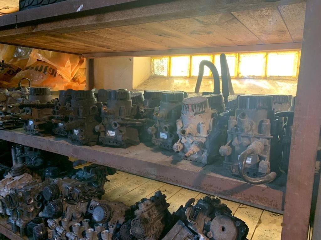 Knorr-Bremse Pojedynczy   Scania R 124 Hurt modulatorów EBS zawór pojedynczy przód truck - Тормозной клапан для Грузовиков: фото 4 Knorr-Bremse Pojedynczy   Scania R 124 Hurt modulatorów EBS zawór pojedynczy przód truck - Тормозной клапан для Грузовиков: фото 4