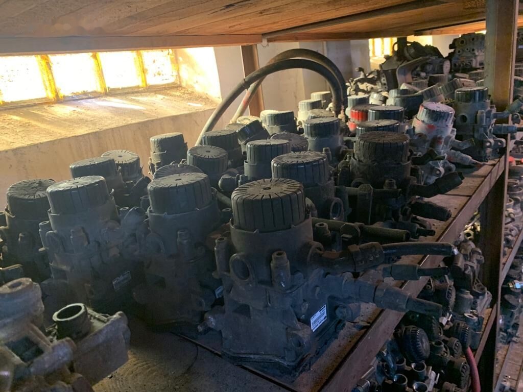 Knorr-Bremse Pojedynczy   Scania R 124 Hurt modulatorów EBS zawór pojedynczy przód truck - Тормозной клапан для Грузовиков: фото 1 Knorr-Bremse Pojedynczy   Scania R 124 Hurt modulatorów EBS zawór pojedynczy przód truck - Тормозной клапан для Грузовиков: фото 1