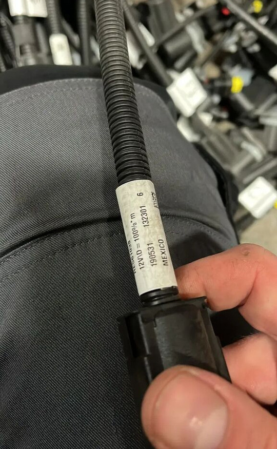 Nowy Przewód Do Komputera Sterownika Silnika BOSCH , MANITOU MLT 5463119100 - Кабели/ Провода для Грузовиков: фото 2 Nowy Przewód Do Komputera Sterownika Silnika BOSCH , MANITOU MLT 5463119100 - Кабели/ Провода для Грузовиков: фото 2