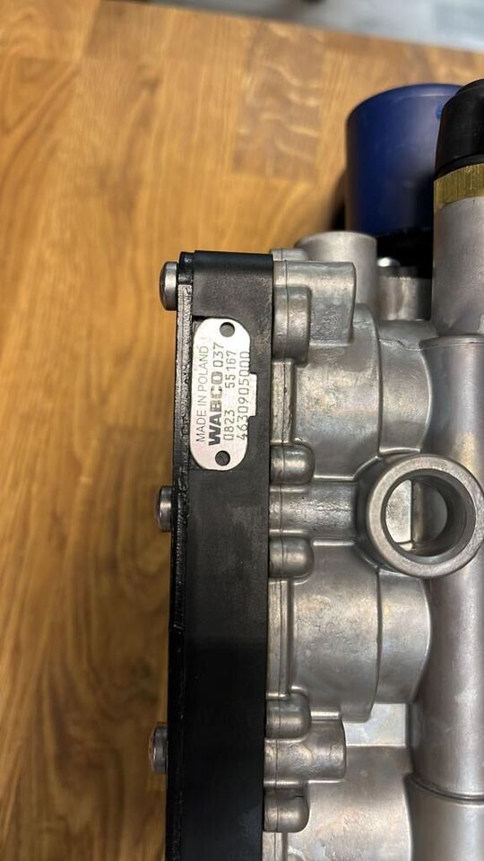 Nowy Zawór Sterowania Platformy Naczepy WABCO 4630905000 ETASC D 4630905000 - Гидравлический клапан для Грузовиков: фото 3 Nowy Zawór Sterowania Platformy Naczepy WABCO 4630905000 ETASC D 4630905000 - Гидравлический клапан для Грузовиков: фото 3