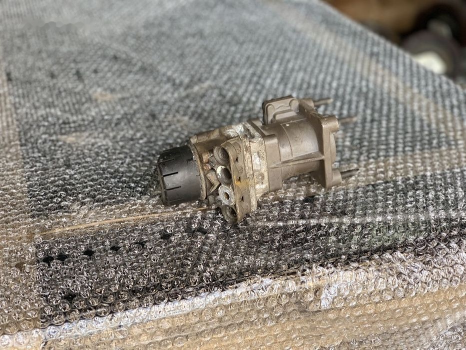 Zawór hamulcowy Oryginał Hurt K001428   Renault Magnum 440 DXI - Клапан для Грузовиков: фото 2 Zawór hamulcowy Oryginał Hurt K001428   Renault Magnum 440 DXI - Клапан для Грузовиков: фото 2