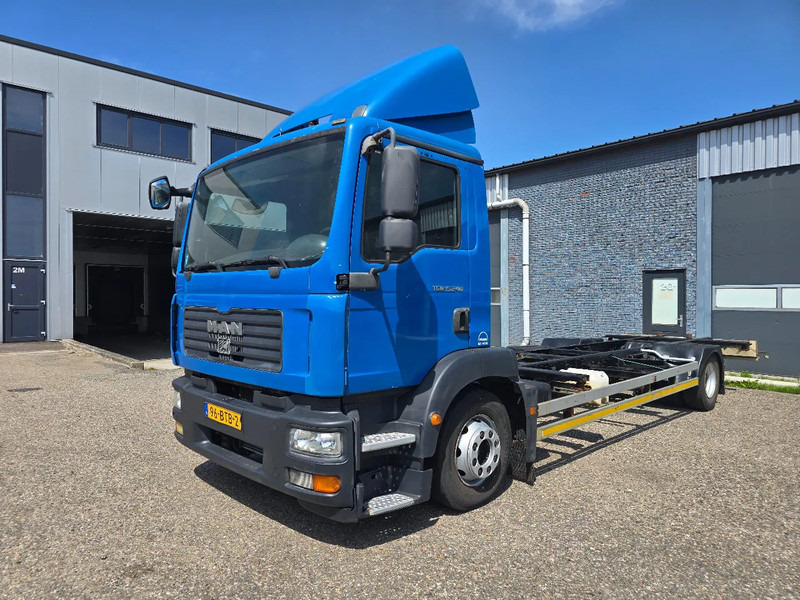 MAN TGM 15.240 TGM BDF - Грузовик-контейнеровоз/ Сменный кузов: фото 1 MAN TGM 15.240 TGM BDF - Грузовик-контейнеровоз/ Сменный кузов: фото 1