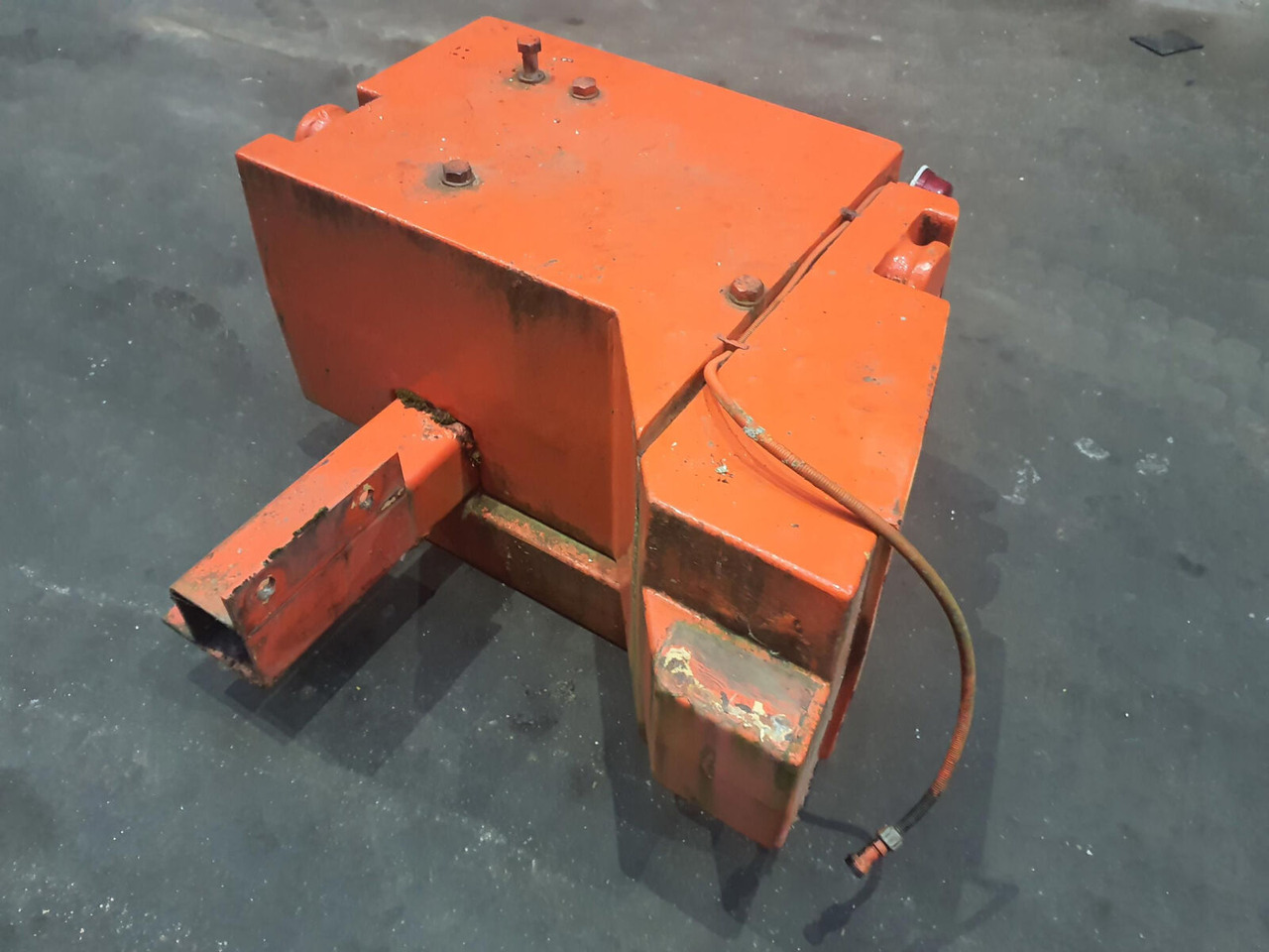 Terex AC 155 counterweight 1.2t + 0,3t right - Противовес для Мобильных кранов: фото 2 Terex AC 155 counterweight 1.2t + 0,3t right - Противовес для Мобильных кранов: фото 2