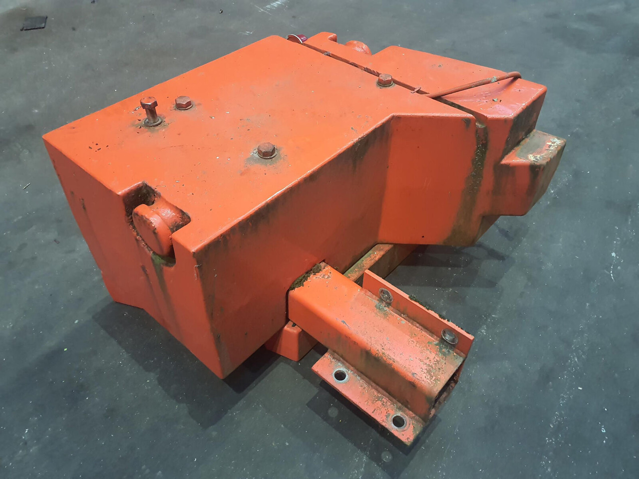 Terex AC 155 counterweight 1.2t + 0,3t right - Противовес для Мобильных кранов: фото 3 Terex AC 155 counterweight 1.2t + 0,3t right - Противовес для Мобильных кранов: фото 3