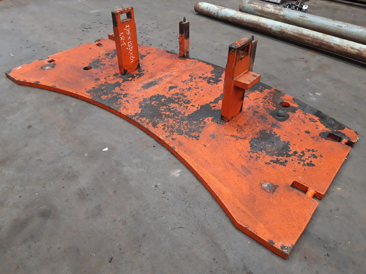 Terex AC 205 counterweight 1,2 ton - Противовес для Мобильных кранов: фото 1 Terex AC 205 counterweight 1,2 ton - Противовес для Мобильных кранов: фото 1