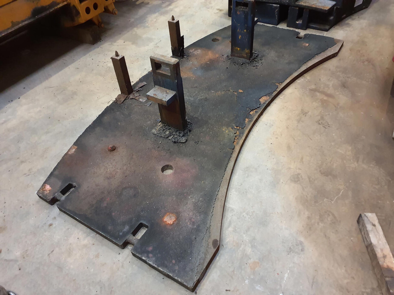 Terex AC 205 counterweight 1,2 ton - Противовес для Мобильных кранов: фото 2 Terex AC 205 counterweight 1,2 ton - Противовес для Мобильных кранов: фото 2